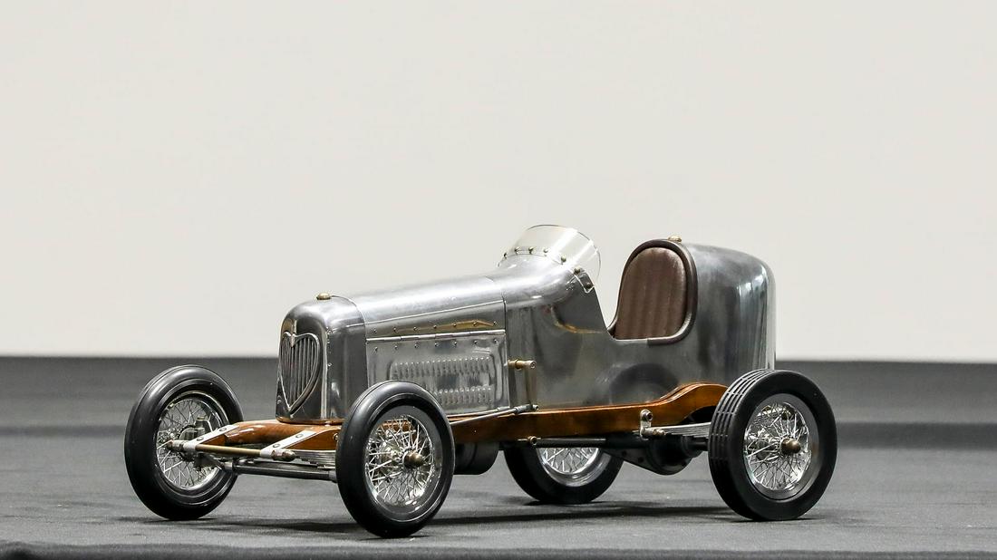 Bantam Midget Spindizzy Tether Car by Authentic Models (1 of 16)