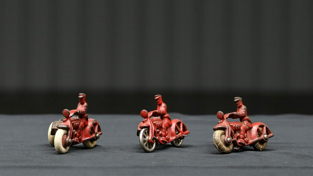 Three Hubley "Cop" Motorcycles with Sidecars Cast Iron (1 of 8)