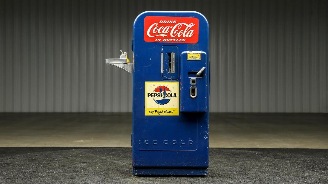Coca-Cola/Pepsi Machine by Vendo (1 of 7)