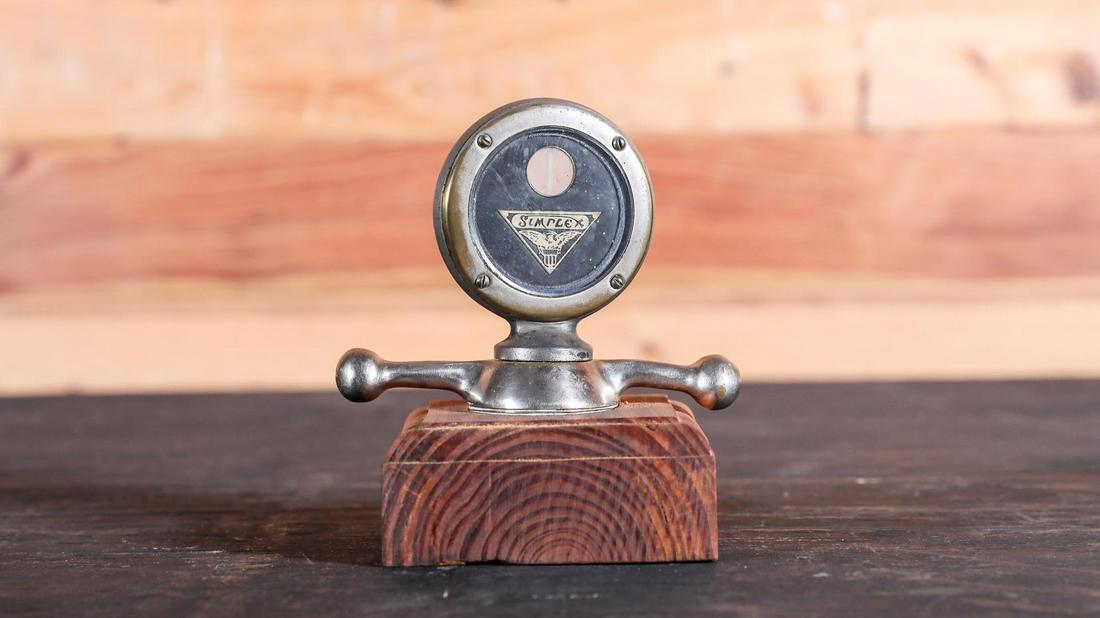 Simplex Boyce Moto-Meter Ornament: Simplex Boyce Moto-Meter Ornament - Offered Without Reserve ---- ITEMS IS LOCATED IN FORT LAUDERDALE, FL ITEMS MUST BE PAID FOR AND REMOVED BY NOV. 11TH AT 3PM. ANY ITEMS LEFT AFTER NOV. 11TH WILL BE
