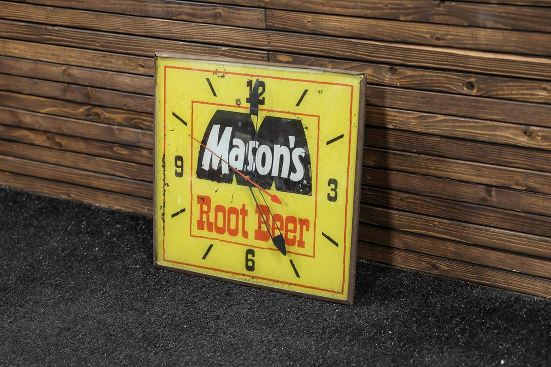 Circa 1950s Mason's Root Beer Lighted Clock (1 of 4)