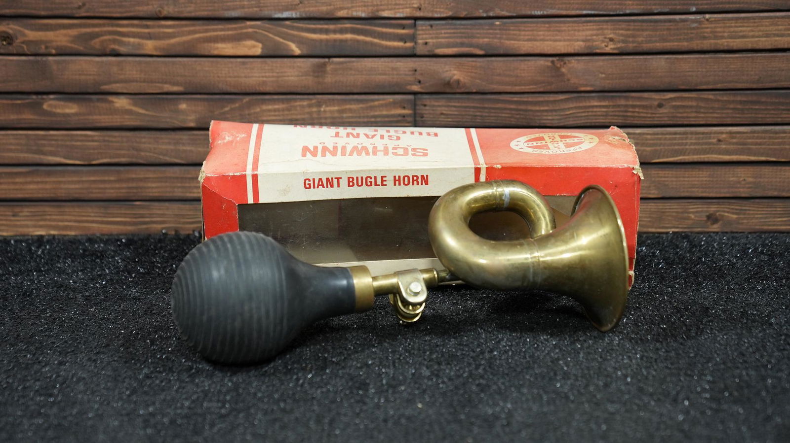 Schwinn Accessory Giant Bugle Horn (1 of 6)
