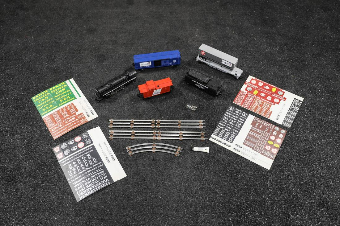 Lionel Chevrolet Bow-Tie Express Train Set (1 of 3)