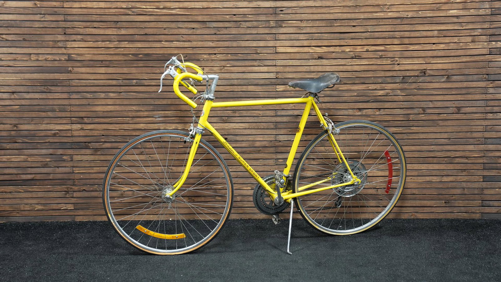 1991 Schwinn Supersport Bicycle: 1991 Schwinn Supersport Bicycle ---- ITEM IS LOCATED IN AUBURN, IN ITEMS MUST BE PAID FOR AND REMOVED BY JUNE 23TH AT 3PM. ANY ITEMS LEFT AFTER JUNE 23TH WILL BE SHIPPED AT THE BUYER'S EXPENSE WITH OU
