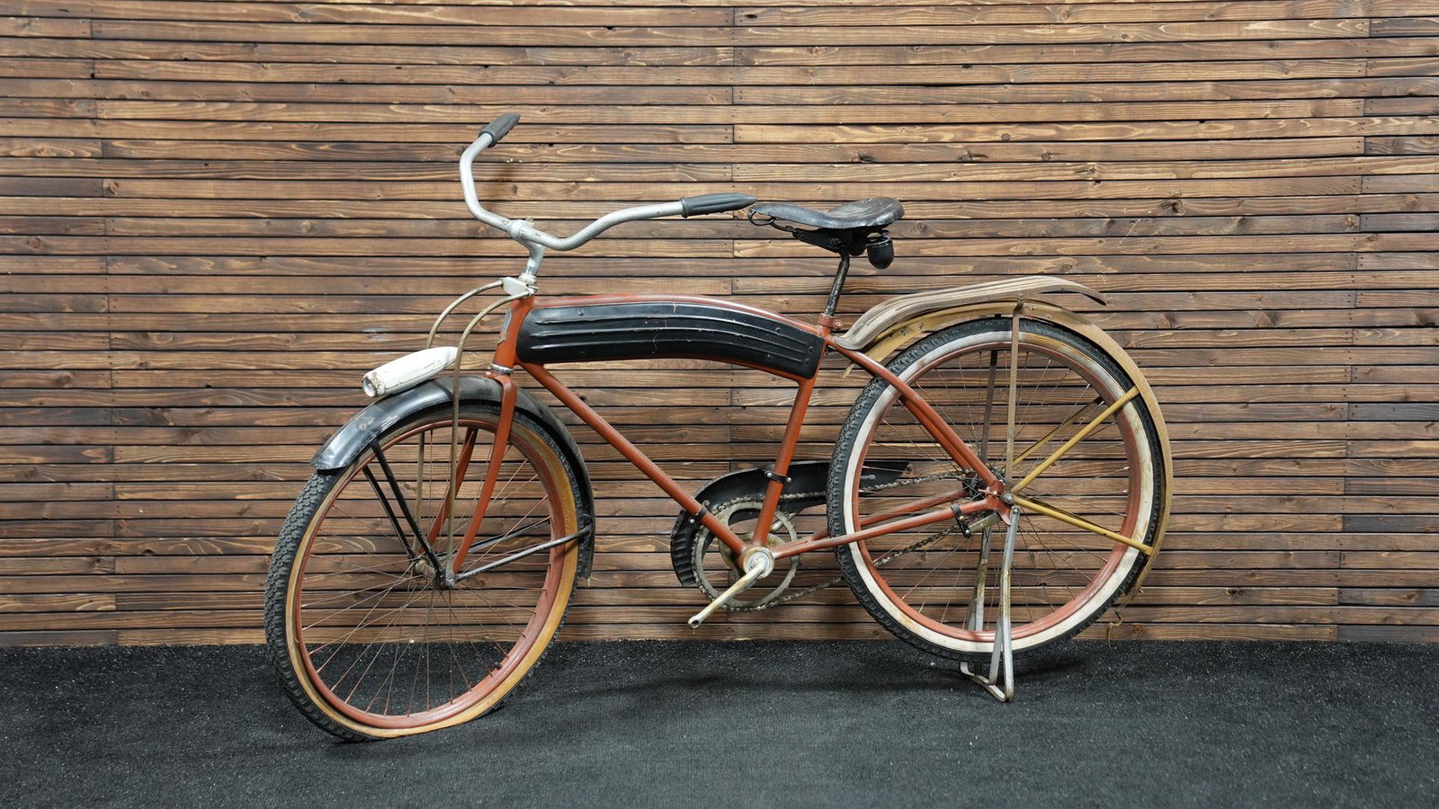 Marathon Wings Bicycle by Good Year T&R Co.: Marathon Wings Bicycle by Good Year T&R Co. ---- ITEM IS LOCATED IN AUBURN, IN ITEMS MUST BE PAID FOR AND REMOVED BY JUNE 23TH AT 3PM. ANY ITEMS LEFT AFTER JUNE 23TH WILL BE SHIPPED AT THE BUYER'S EXP