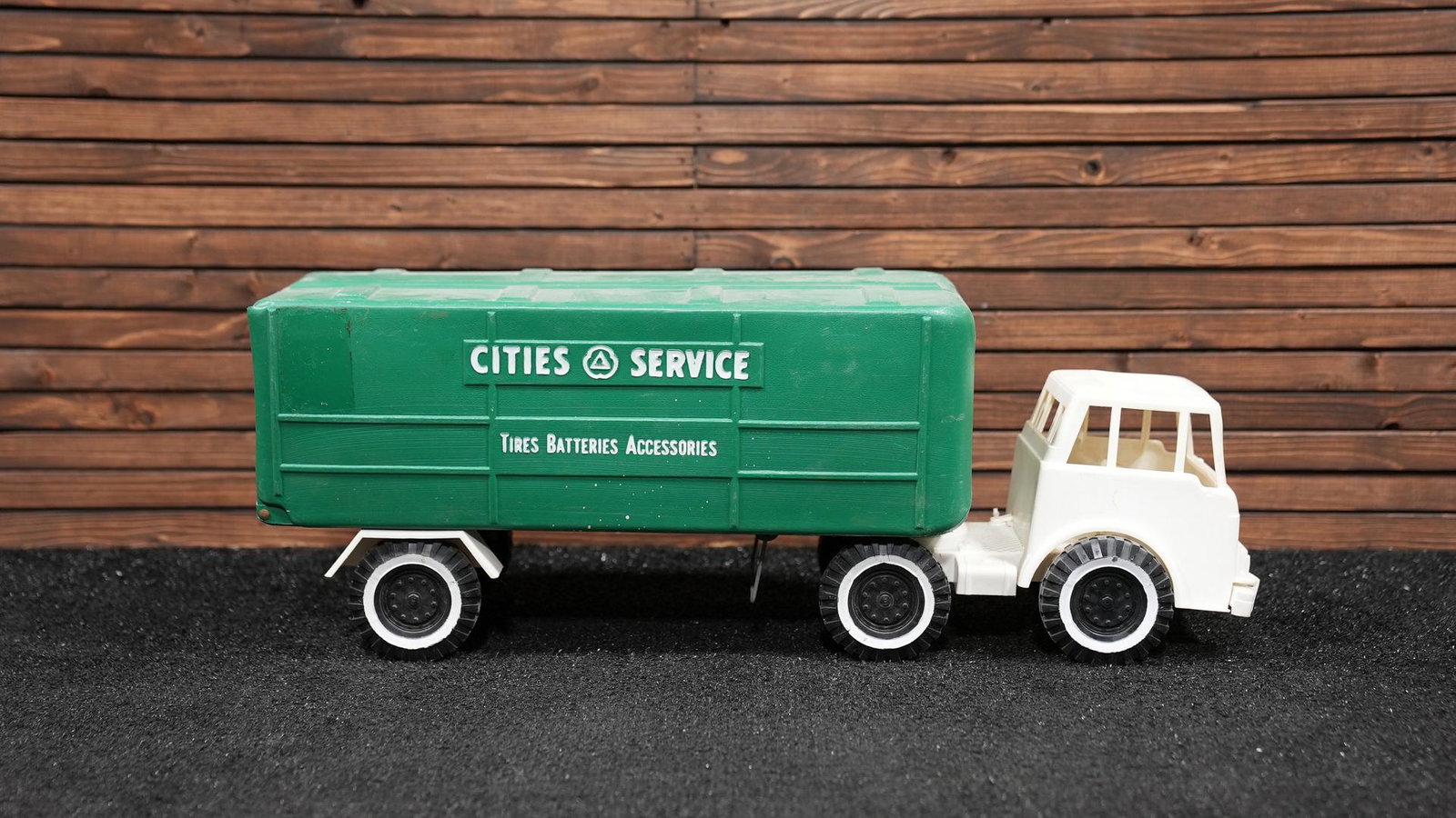 1963 Cities and Service Toy Semi-Truck/Trailer: 1963 Cities and Service Toy Semi-Truck/Trailer ---- ITEM IS LOCATED IN AUBURN, IN ITEMS MUST BE PAID FOR AND REMOVED BY JUNE 23TH AT 3PM. ANY ITEMS LEFT AFTER JUNE 23TH WILL BE SHIPPED AT THE BUYER'S 