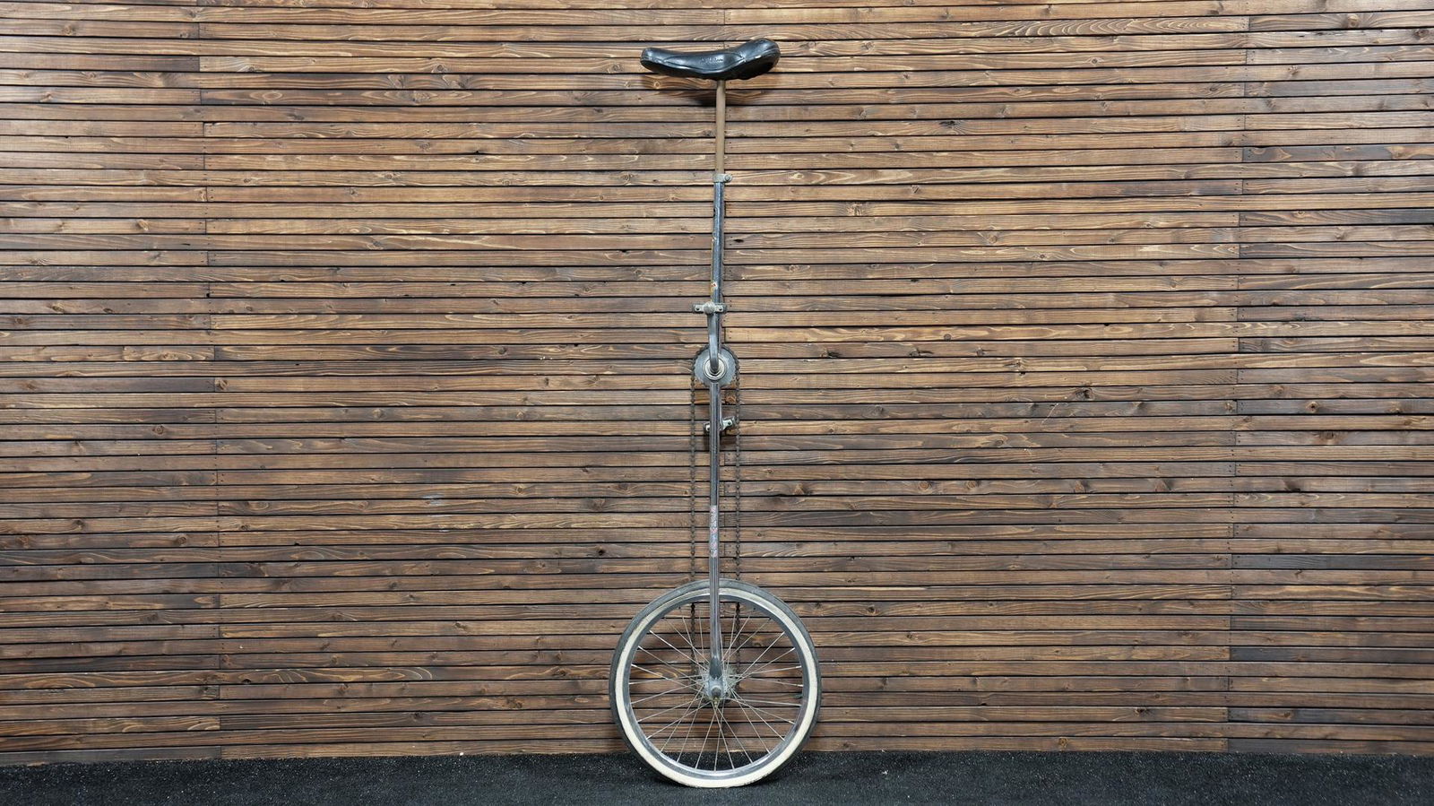Schwinn Model U72 Giraffe Unicycle (1 of 6)