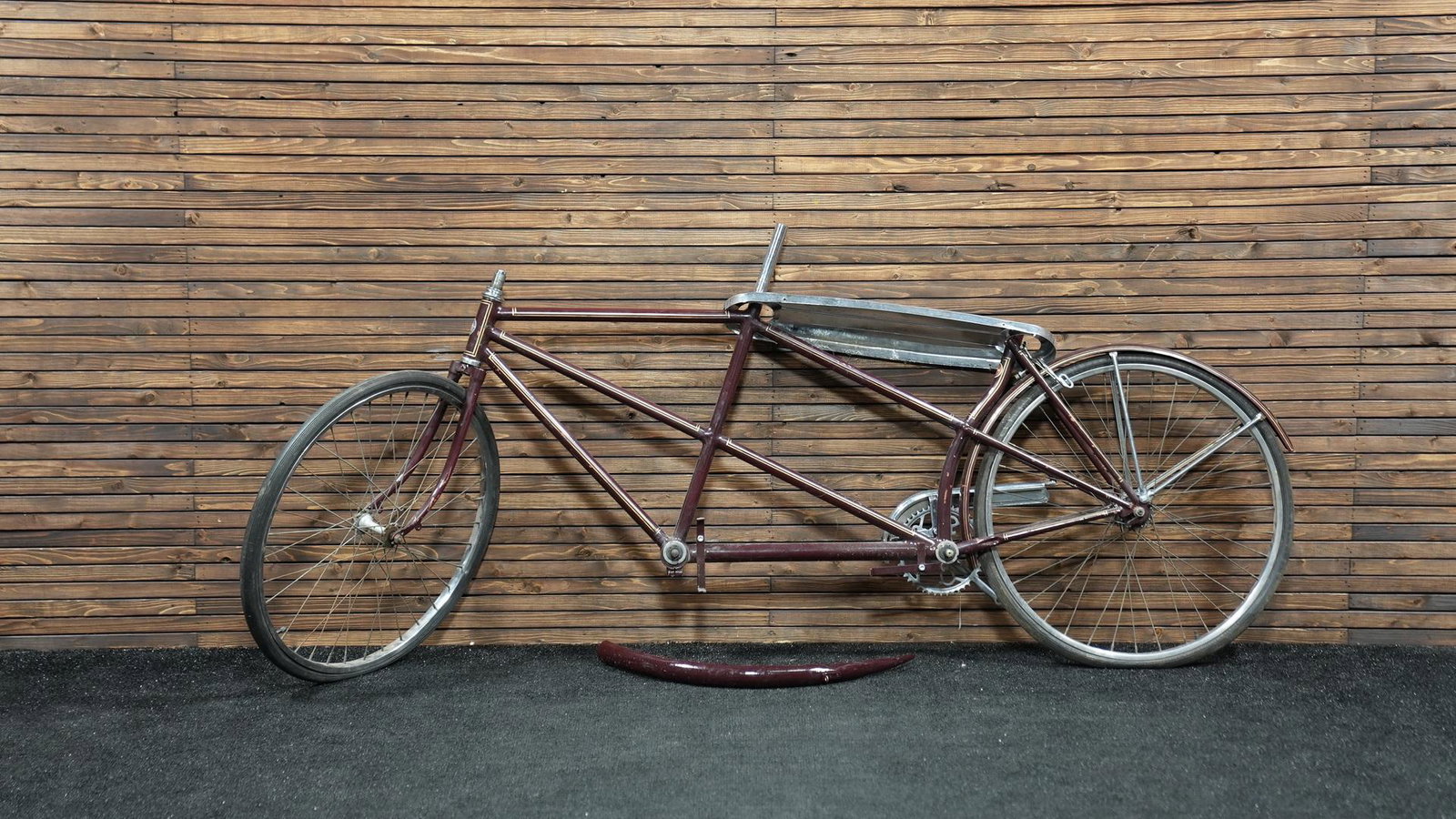 Schwinn Tandem: Schwinn Tandem ---- ITEM IS LOCATED IN AUBURN, IN ITEMS MUST BE PAID FOR AND REMOVED BY JUNE 23TH AT 3PM. ANY ITEMS LEFT AFTER JUNE 23TH WILL BE SHIPPED AT THE BUYER'S EXPENSE WITH OUR PREFERRED SHIPP