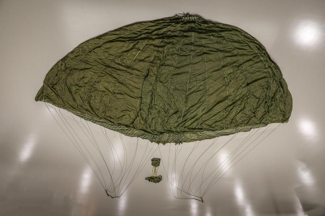 Full Parachute: Full Parachute - Offered Without Reserve ---- ITEM IS LOCATED IN AUBURN, IN ITEMS MUST BE PAID FOR AND REMOVED BY JUNE 22ND AT 3PM. ANY ITEMS LEFT AFTER JUNE 22ND WILL BE SHIPPED AT THE BUYER'S EXPENS