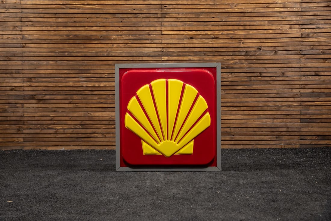 1990s Shell Gas Single-Sided Lighted Sign (1 of 6)