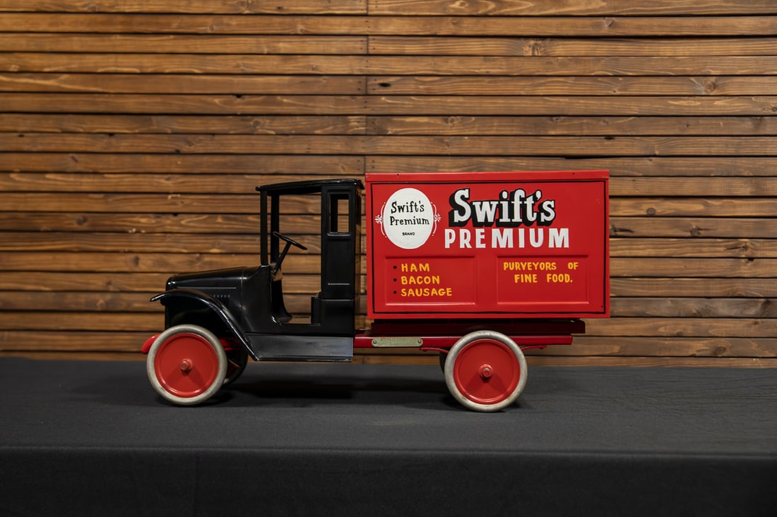 Swift's Premium Toy Truck by Les Paul