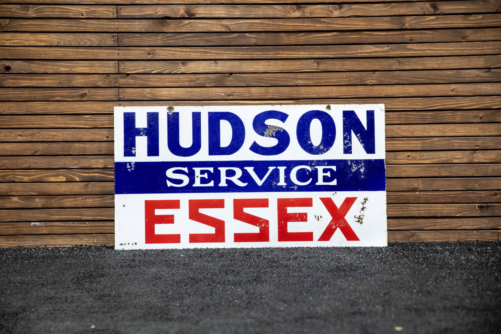 Hudson-Essex Service Double-Sided Porcelain Sign: Hudson-Essex Service Double-Sided Porcelain Sign - Offered Without Reserve ---- ITEM IS LOCATED IN Auburn, IN ITEMS MUST BE PAID FOR AND REMOVED 5 DAYS AFTER THE AUCTION DATE. ANY ITEMS LEFT AFTER THA