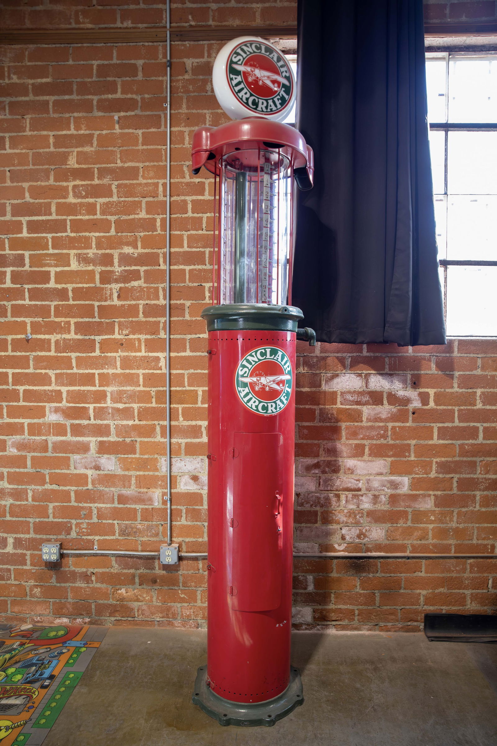 Sinclair Aircraft-Tokheim Visible Gas Pump (1 of 3)