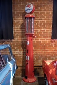 Mobilgas/Metro Wayne Visible Gas Pump