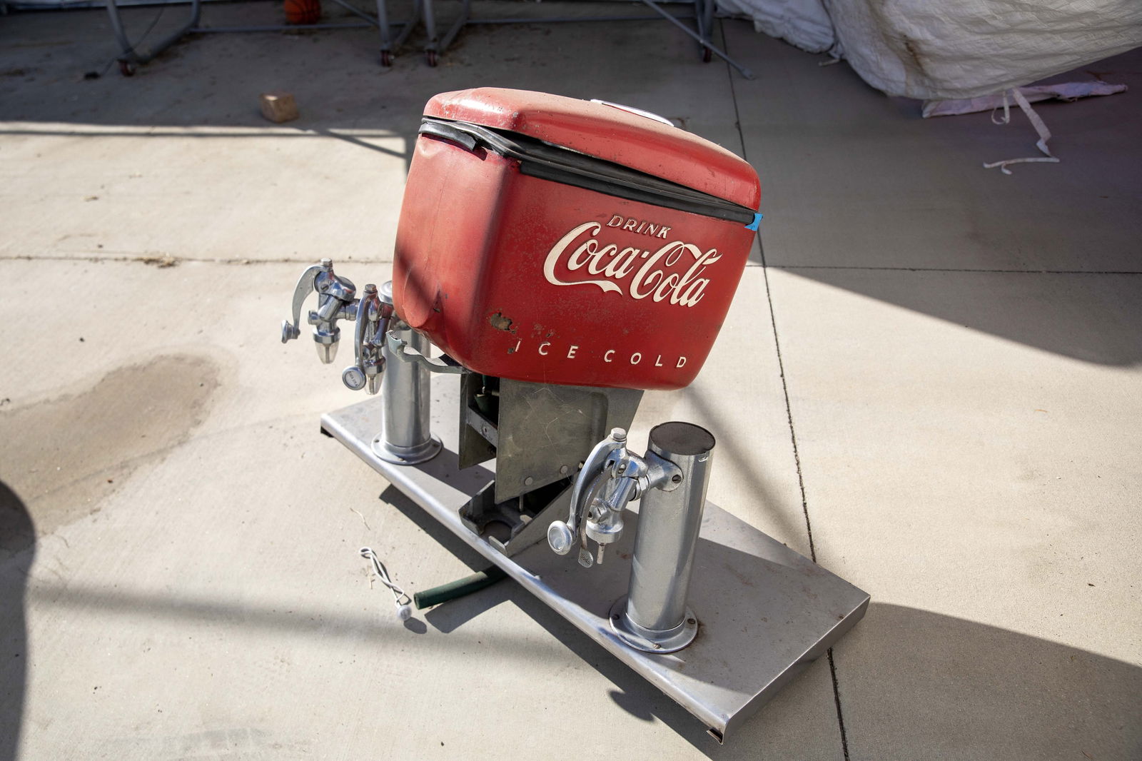 Coca-Cola “Outboard Motor" Dispenser: Coca-Cola “Outboard Motor" Dispenser - Offered Without Reserve ---- ITEM IS LOCATED IN EL SEGUNDO, CA ITEMS MUST BE PAID FOR AND REMOVED 5 DAYS AFTER THE AUCTION DATE. ANY ITEMS LEFT AFTER THAT WILL