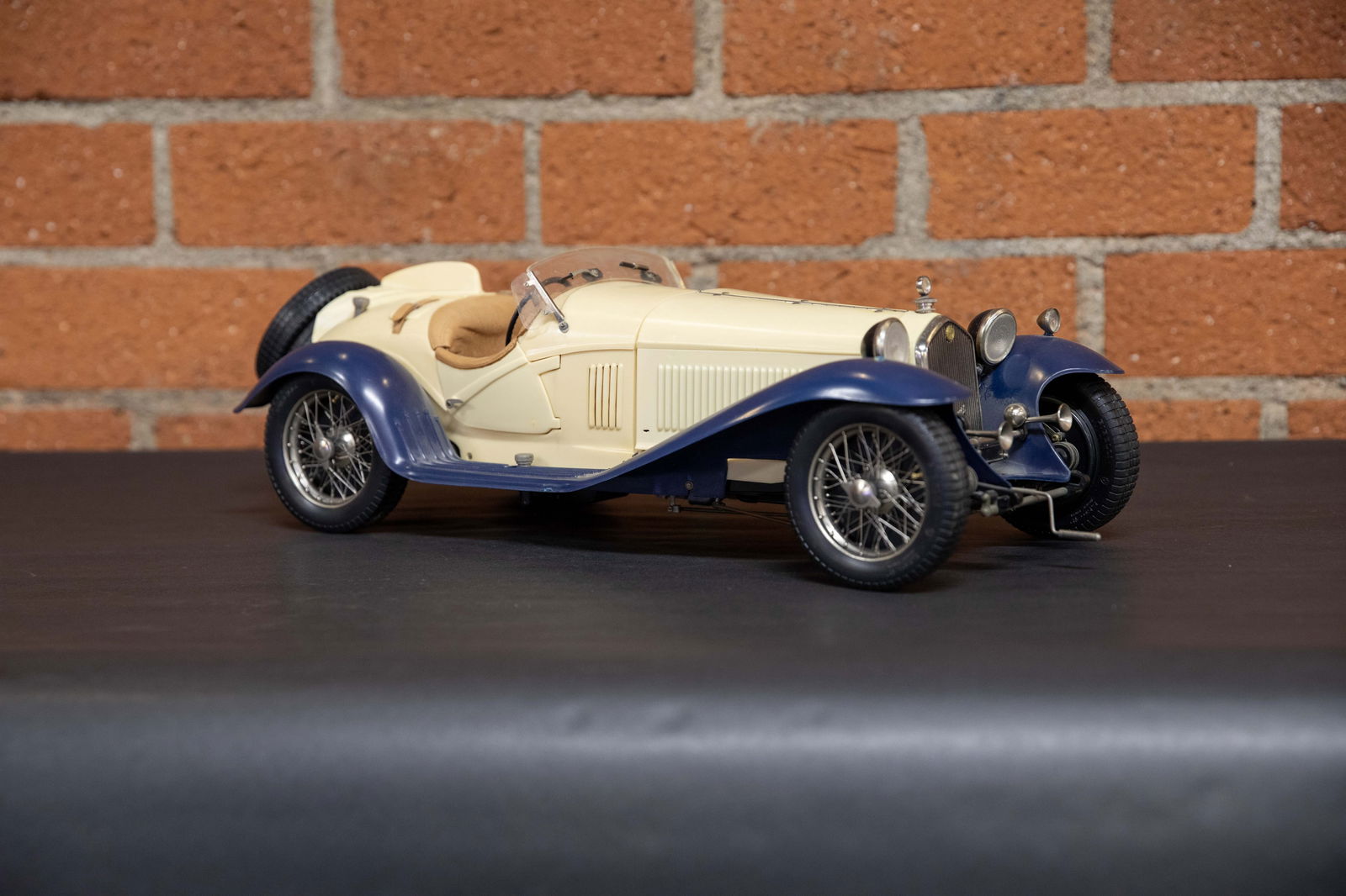 Alfa Romeo Gran Sport 1/12 スケール 未組立キット Unbuilt Bandai Alfa Romeo Gran Sport 1/12 Scale Model Kit