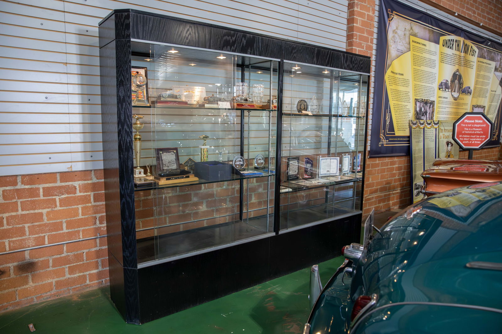 Large Lighted Glass Enclosed Trophy Display Case (1 of 5)
