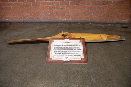 AT-17 “Bobcat?? Wooden Propeller