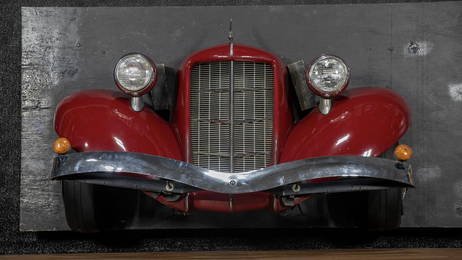 Auburn 852 Front-End Display