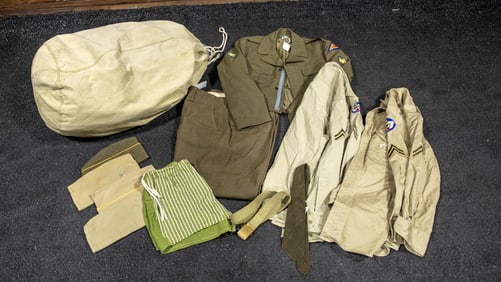 Belt, Tie, Shorts, jacket, Pants, Two shirts, Bag, Four hats