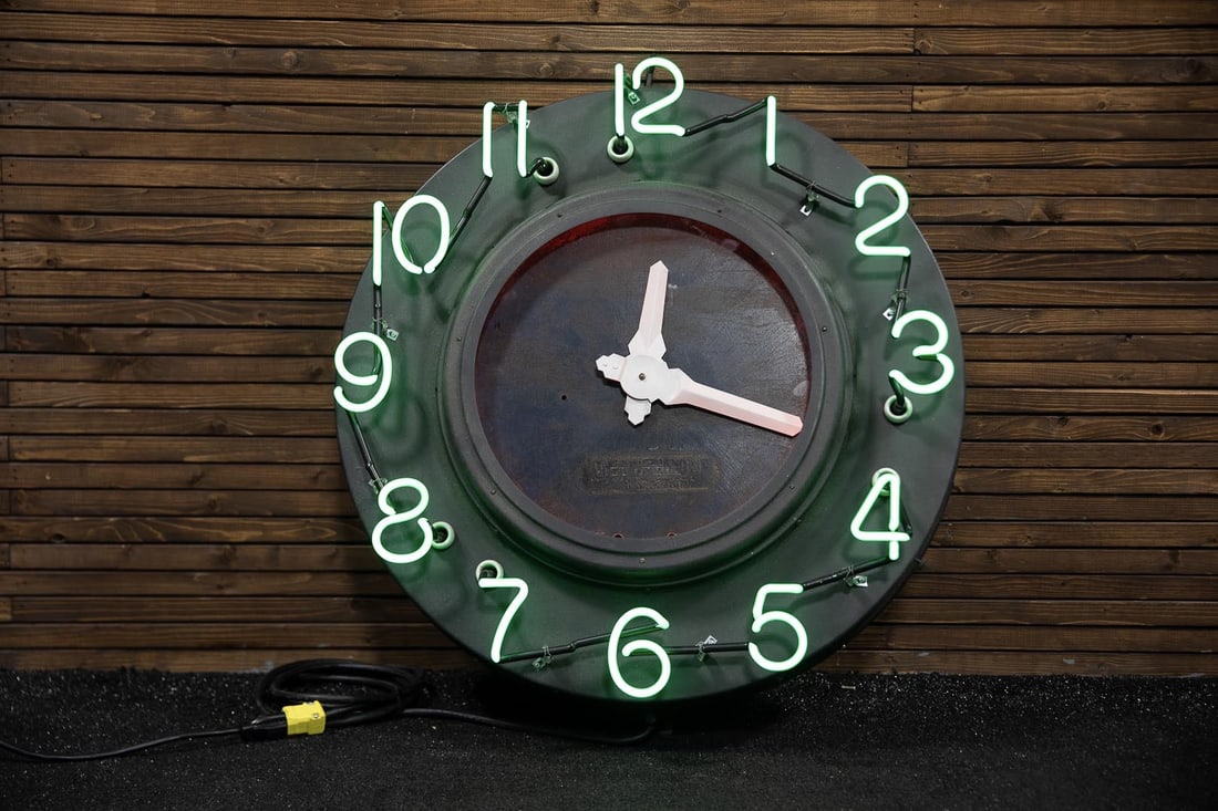 Large Vintage Neon Clock: Large Vintage Neon Clock - Offered Without Reserve ---- ITEM IS LOCATED IN Auburn, IN ITEMS MUST BE PAID FOR AND REMOVED 5 DAYS AFTER THE AUCTION DATE. ANY ITEMS LEFT AFTER THAT WILL BE SHIPPED AT THE