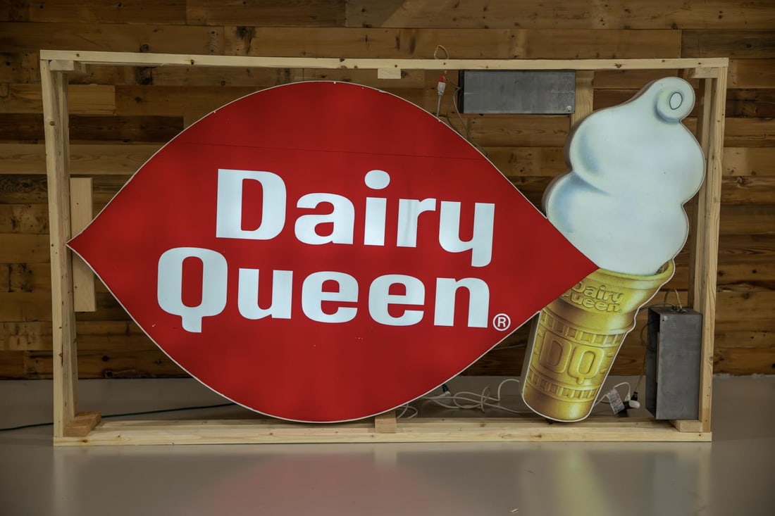 Very Large Dairy Queen Lighted Sign: Very Large Dairy Queen Lighted Sign - Offered Without Reserve ---- ITEM IS LOCATED IN Auburn, IN ITEMS MUST BE PAID FOR AND REMOVED 5 DAYS AFTER THE AUCTION DATE. ANY ITEMS LEFT AFTER THAT WILL BE SHI