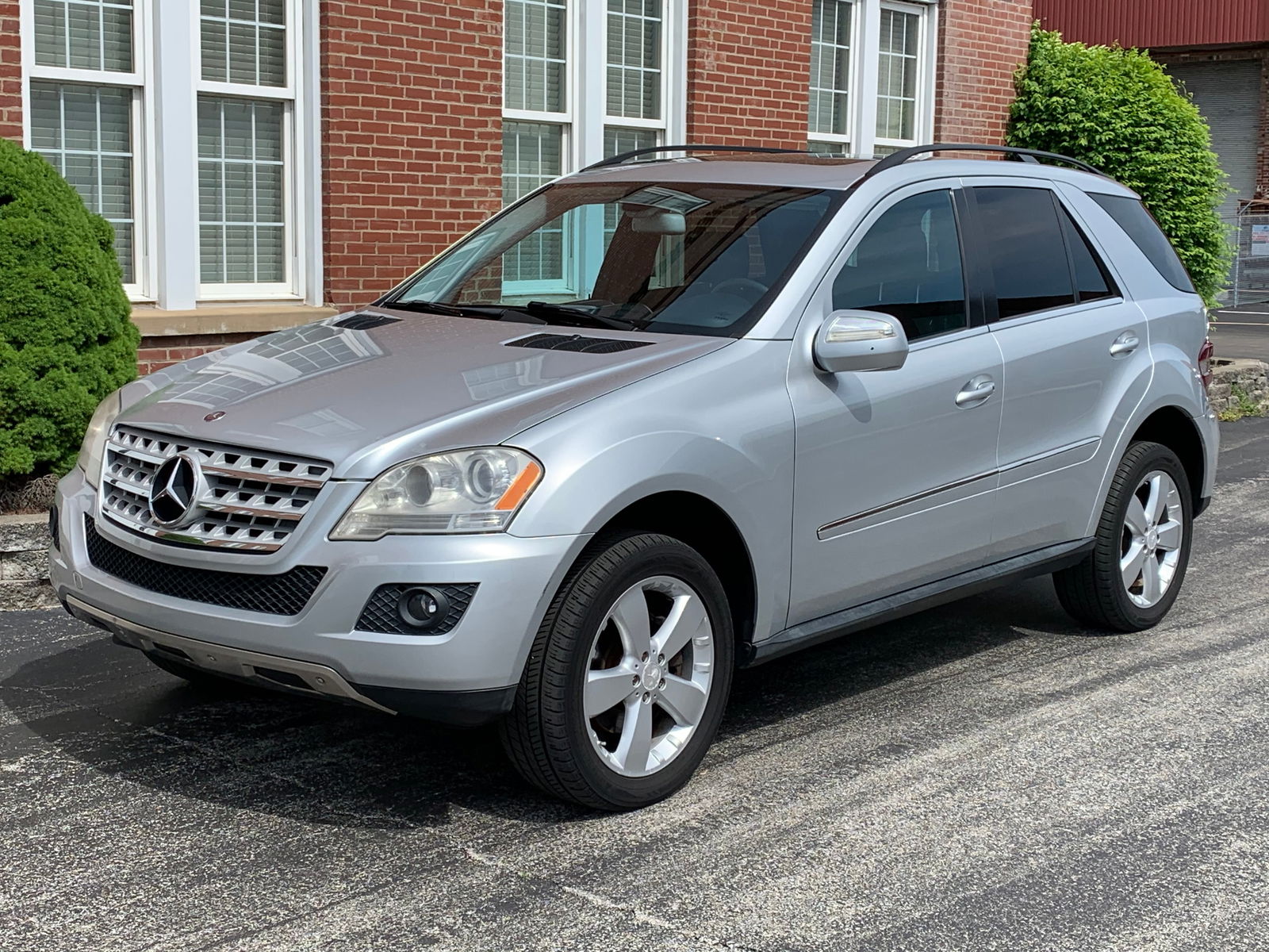 2010 Mercedes-Benz ML350 (1 of 8)