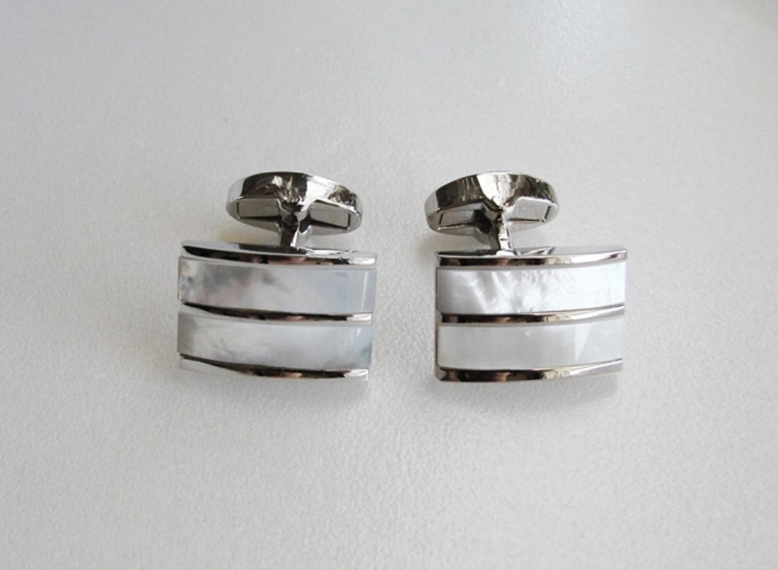 Men Cufflink with Mabe Pear 18k W/g Overlay (1 of 3)