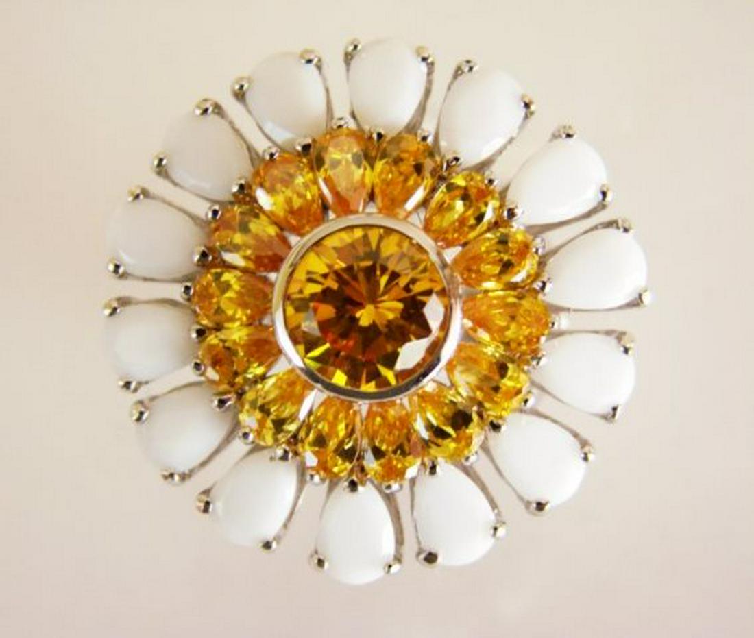 Creation Diamonds Ring 4.70ct 18k W-Y/g Overlay (1 of 4)