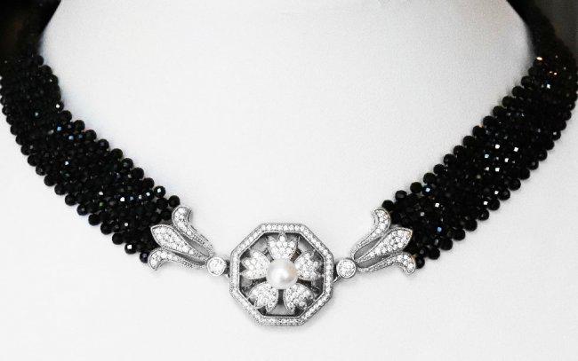 Choker Creation, W/diamond & Pearl 18K W/g Overlay 925: Gem: Creation, White Diamond/ Pearl/ Black Spaniel White Stone: Approx. 3.10Carat Clarity: VS1, Color: F Spaniel: Approx. more than 100. Carat, Clarity: Opaque, Pearl: 5mm, Luster: Excellent, Color: W