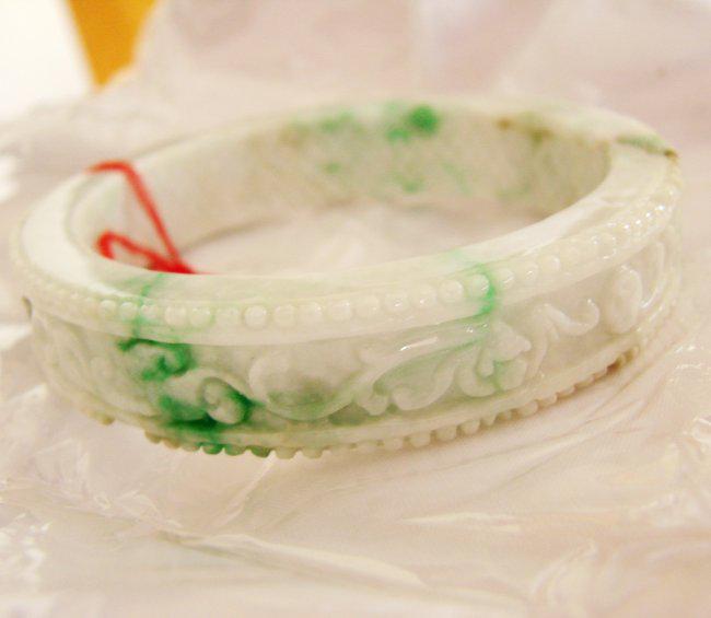 Cert Jadeite Jade Carved Bangle Grade A Size 7 (1 of 7)