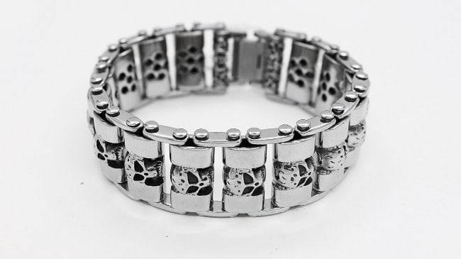 Man's Skull Stainless Steel Linked Biter Skull Bracelet (1 of 3)