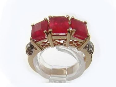 Ruby Ring 4.20Ct & Diamond .22Ct 14k Yellow Gold