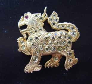 Natural Beryl & Ruby Dragon Dog 8.59Ct 18k Y/g Overlay