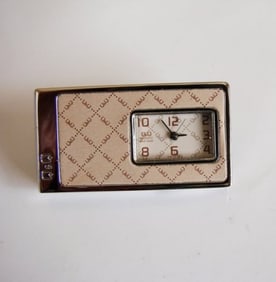 Money Clips Q&Q Quartz Water Resist  Watch