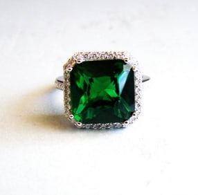 Creation Diamond/Green Toumaline Ring 7.52Ct 18k W/g