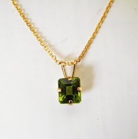 Pendant Peridot Octagon 1.20Ct 14k Y/g