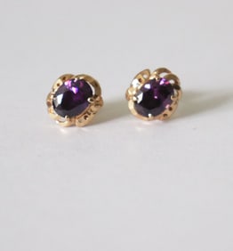 Natural Amethyst Stud Earring 5.38Ct 18k R/g