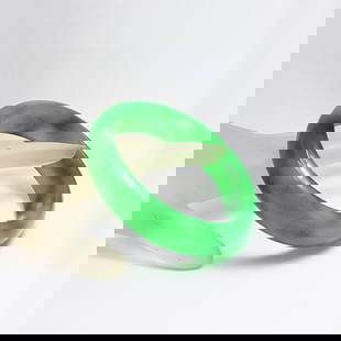 Natural Translucent Solid Green Chinese Jade Bangle: Natur...Gem Type: Natural Translucent Solid Chinese Jade Grade: B Item: Jade Bangle, Size 7 Outer Diameter: 75 mm Inter Diameter: 60mm Width: 17.3mm Thickness: 8.5mm Weight 65.08 grams Treated:
