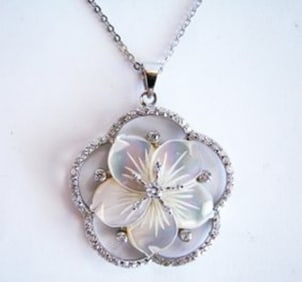 Creation Diamond Mobe Pearl Pendant 2.05Ct 18k W/g Over