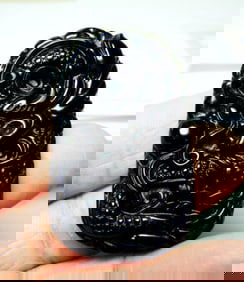 Onyx carving Dragon 111.66Ct 49x30x10.3mm