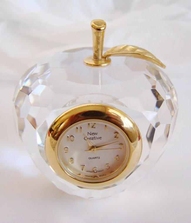 New Creative Quartz Clock Crystal 18k Y/g Filled: New Creative Quartz Clock Crystal Apple Style Material: Crystal