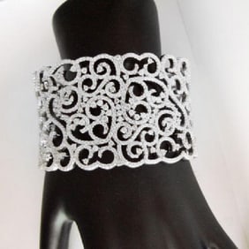 Creation, Diamond Clips Bangle 9.87Ct 18k W/g Overlay