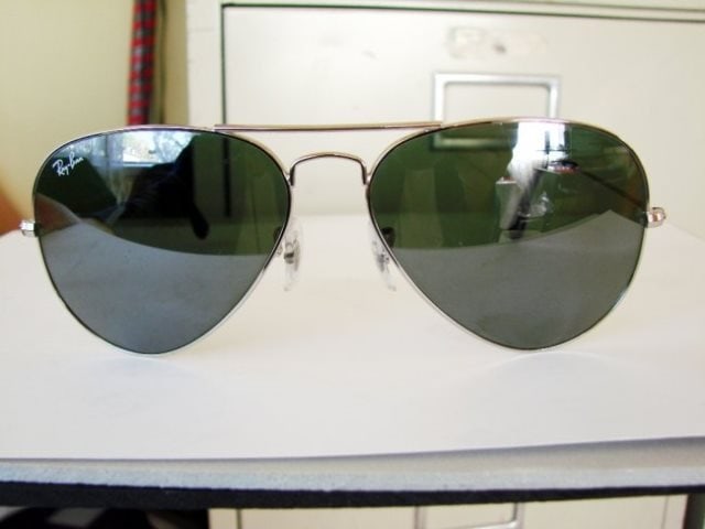 Ray Ban Sun Glasses Color Dark Green Lens (1 of 2)