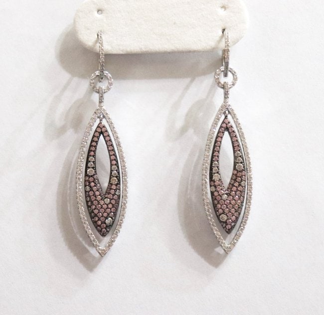 Solitaire Creation, Diamond Ring 4.52 Ct 18k W/G Over: Center: Approx. 4.52 Carat round Brilliant Clarity: VS1, Color: F Mounting: . 25 Carat Approx. Round brilliant Clarity: VS1, Color: F 4 prongs setting, Size: 7 Metal: 4.52 grams and 18k white gold ove