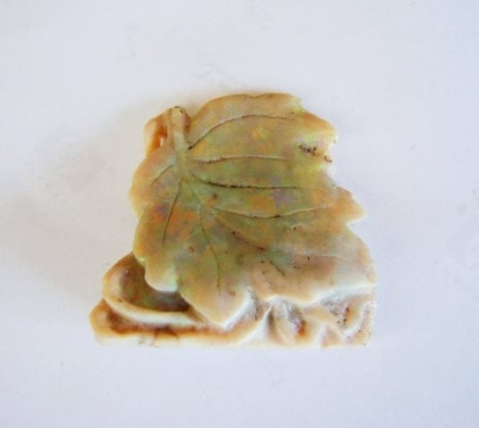 Loose Hand Carved Opal Leaf Design 84.94 Carat: Gem Type: Natural Opal Hand Carving Very Nices For Pendant