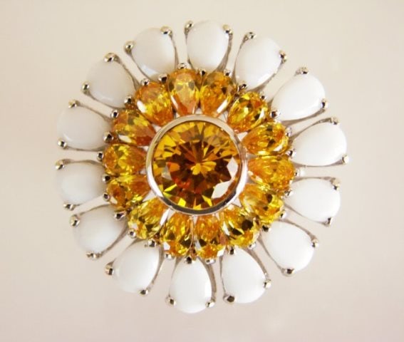 Natural Yellow Beryl Pairs Oval Shape 1.87Ct 8x6x3.6 mm: Gem Type: Natural Yellow Beryl Qty: Pairs Weight: 1.87 Carat Measurement: 8x6x3.6 mm Shape: Oval Facet Clarity: VS,Color: Yellow Origin: Madagascar Treatment: None Estimate Retail: $650