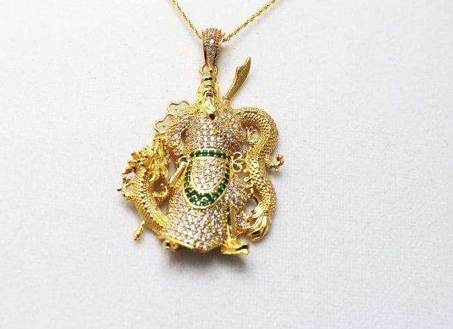 Fashion Jewelry Creation, Diamond18k W/G Overlay: Gem Type: Creation, Emerald/White Diamond Item: Pendant Clarity: VSI Color: F Metal: 18k 1.5 inches Style: Kong, Kong and Dragan No chain comes with Condition: New Item was made by handmade