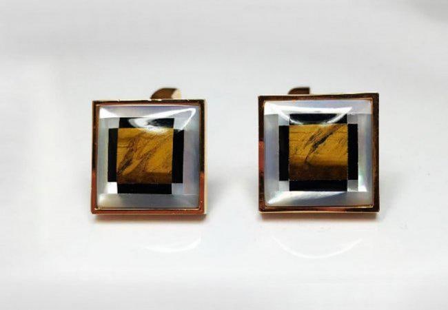 Men Cuff-lin Tiger Eye Onyx Mother Pearl18k Y/g Overlay: Gem: Natural Tiger Eye Onyx Mother Pearl Measurement: 17.1x17.1 mm Weight: 24.10 Carat Cufflink Size: L 1" x W 3/4"inch Shape: Square Metal: 18k Yellow Gold Overlay Stainless Steel Weight: 19 gram Hig