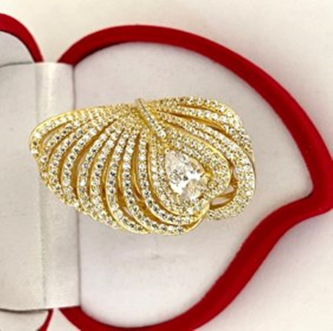 Creation Diamond Rings 3.45Ct 18K Y/g Overlay: Creation Diamond Ring High Quality Item: Name: Ring Creation Diamond: 3.45 Carat Round Brilliant Clarity: VVS,Color:F Setting: Micro Pave/Prong Metal: 18k Yellow gold overlay 925 silver 15.07grm